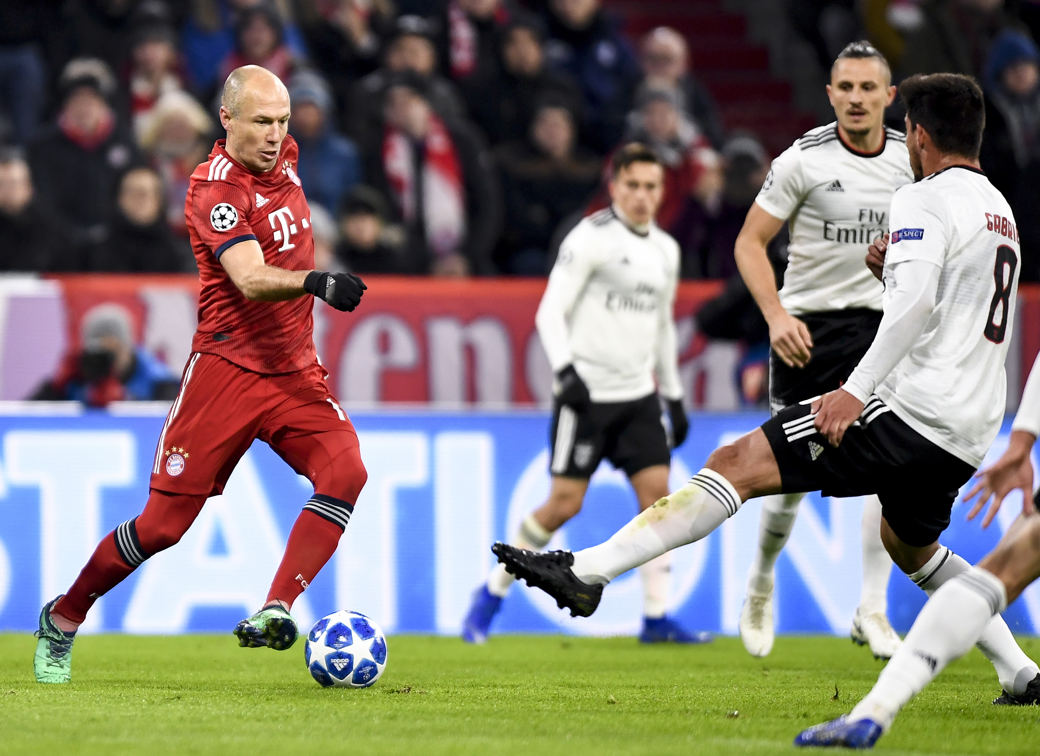 跟队：尤文近期一直在和B席接触，球员不想与曼城续约（队记：尤文近期频繁联系B席，球员无意与曼城续约）