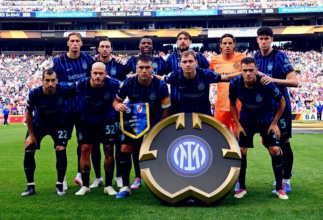 塞韦里奥：我对妈报喜说要去踢顶级联赛，但坏消息是在乌克兰（塞韦里奥：喜讯是进顶级联赛，坏消息是要去乌克兰）